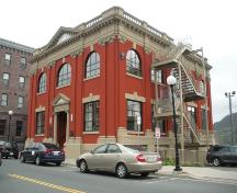 View of the front and right facades of the Commercial Cable Company Building, St. John's, NL. ; © HFNL/Andrea O'Brien 2011