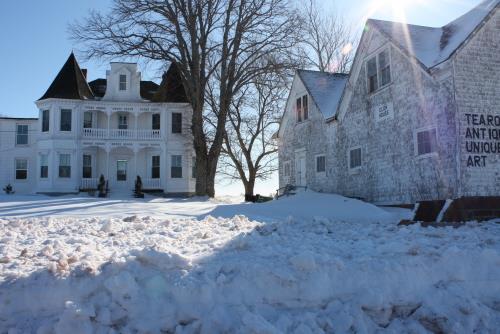 Clow House with store