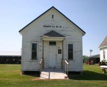 Primary elevation looking east of the Pomeroy School, Morden, 2011.; Historic Resources Branch, Manitoba Culture, Heritage and Tourism, 2011