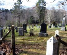 Image du cimetière Mount Hope montrant les pierres variées; Grand Bay-Westfield