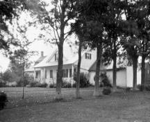 Bethune-Thompson House 1925, southwest elevation; C.P. Meredith/Library and Archives Canada, 1968-067 NPC/H.57A/PA026908
