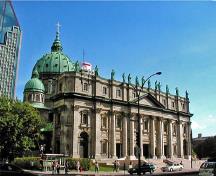 Cathédrale Marie-reine-du-monde, vue générale; Parks Canada, 2006