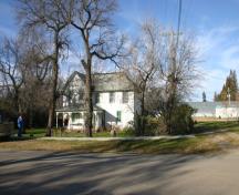 Vue contextuelle de la maison Leander Lawlor, Kenton, 2014.; Historic Resources Branch, Manitoba Tourism, Culture, Heritage, Sport and Consumer Protection, 2015