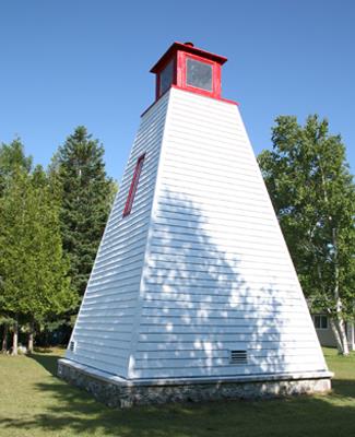 Phare de McNab Point