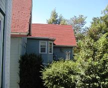 Side elevation of rear addition, James Austin House, Dartmouth, Nova Scotia, 2005.; Heritage Division, NS Dept. of Tourism, Culture and Heritage, 2005.