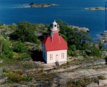 Vue générale montrant le phare; feu postérieur de Jones Island; Canadian Coast Guard | Garde côtière canadienne