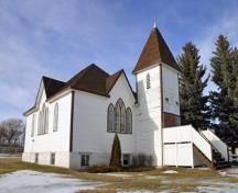 Façades principales - du sud-est de l'église unie Cromer, Cromer, 2006; Historic Resources Branch, Manitoba Culture, Heritage & Tourism, 2005