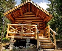 Honeynoon cabin, Skoki Ski lodge,
Alberta; constructed 1930-36, by Earl Spencer for the Ski Club of the Canadian Rockies;
south elevation.; Agence Parcs Canada / Parks Canada Agency, 2017.