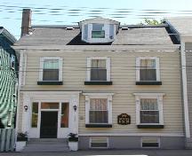 Lithgow House, side hall plan, central Scottish dormer, Halifax House style, Halifax, Nova Scotia, 2005.; Heritage Division NS Dept. of Tourism, Culture and Heritage, 2005.