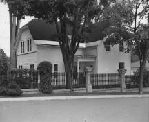 Historic photograph of the Rideau Hall Visitor Centre; Parks Canada, Canadian Inventory of Historic Building | Agence Parcs Canada, Inventaire des bâtiments historiques du Canada