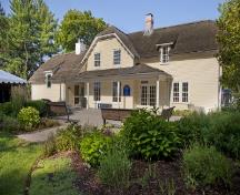 General view of the Rideau Hall Visitor Centre, 2012.; National Capital Commission | Commission de la capitale nationale
