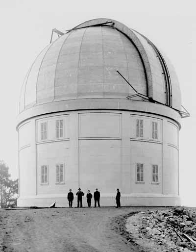 Vue de la façade latérale de l'Observatoire