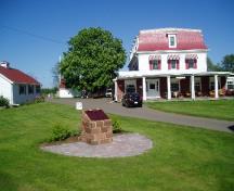 Vue générale  de l'Hôtel Shaws, 2007.; Parks Canada/Parcs Canada, 2007