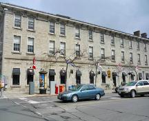 Side view of the Former Geological Survey of Canada Building showing the symmetrical rows of large, rectangular windows, its use of double-hung sash windows, and surviving finishes, 2011.; Parks Canada Agency / Agence Parcs Canada, M. Therrien, 2011.
