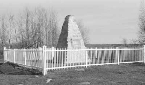 la plaque et le cairn de la CLMHC
