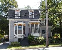 Main elevation, Johnstone Chittick House, Dartmouth, Nova Scotia, 2005.; HRM Planning and Development Services, Heritage Property Program, 2005.
