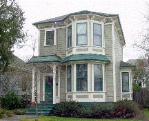 Exterior view of 619 Avalon Road, 2002; Victoria Heritage Foundation, Derek Trachsel, 2005