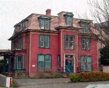 Exterior view of Trebatha at 1124 Fort Street; Victoria Heritage Foundation, Derek Trachsel, 2005.