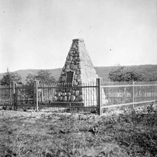 Emplacement du cairn et sa plaque