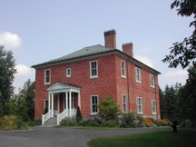 Corner view of Rideau Cottage, 2002.; National Capital Commission | Commission de la capitale nationale, 2002.