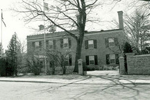 General view of the Official Guest Residence, 1986.; Parcs Canada | Parks Canada, M. Trépanier, 1986.