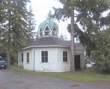 Vue de la façade du bâtiment, 1986.; Parks Canada | Parcs Canada, 1986.