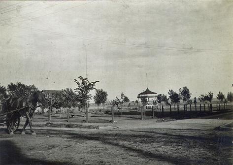 Bend View Square - Looking south - c1909