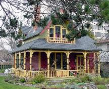 Exterior view of 132 South Turner Street; Victoria Heritage Foundation, Derek Trachsel, 2005.