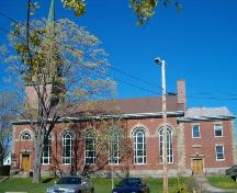 Side elevation, First United Church, Truro, Nova Scotia, 2004.; Heritage Division, Nova Scotia Department of Tourism, Culture and Heritage, 2004