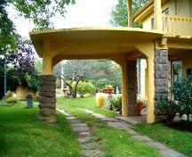 Main entrance, Charles Macdonald House, Centreville, NS, 2005.; Heritage Division, NS Dept. of Tourism, Culture and Heritage, 2005.