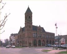 Exterior photo; Parks Canada / Parcs Canada 1990