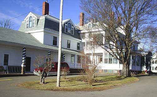 Vue de côté avec la section de cuisine
